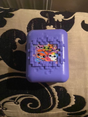 Bitzee plastic electronic toy for kids