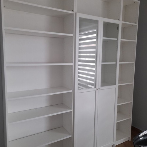 White Ikea bookcase like new, height 2.35m width 2.00m adjustable