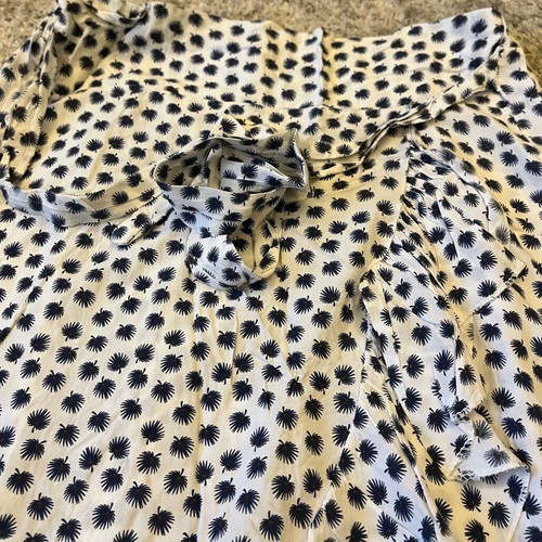 White midi skirt with ruffles and print S/M like new