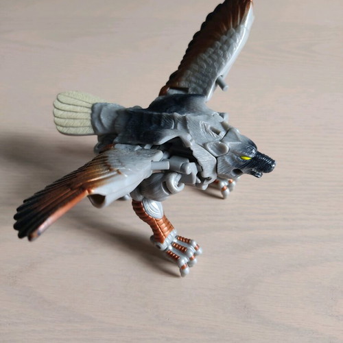 Beast Wars figure used wolf - eagle