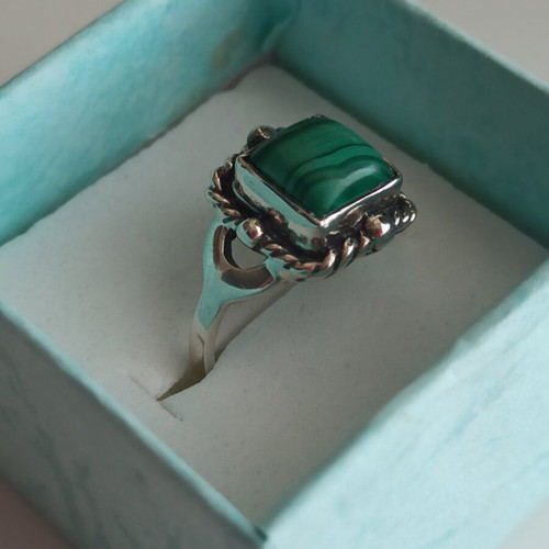 Silver 925 ring with malachite, handmade vintage, like new
