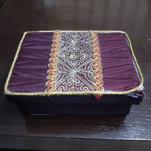 Vintage box used, 6x14 centimeters