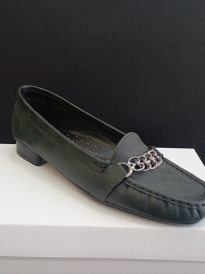 Leon black leather shoes, low heel, size 41