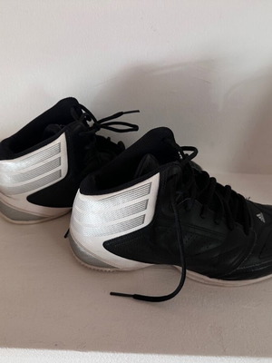 Adidas Basketball Shoes slightly used, size 9.5, black