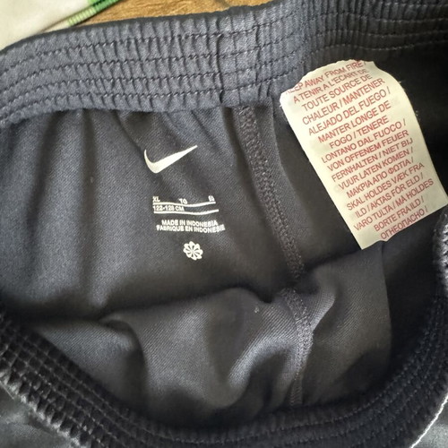 Nike Liverpool FC Away Kit kids set used, size 122-128 cm