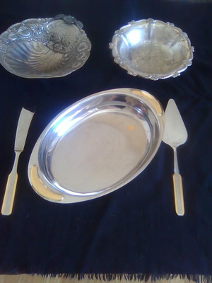 Silver-plated serving trays set of 3 with spatula and knife