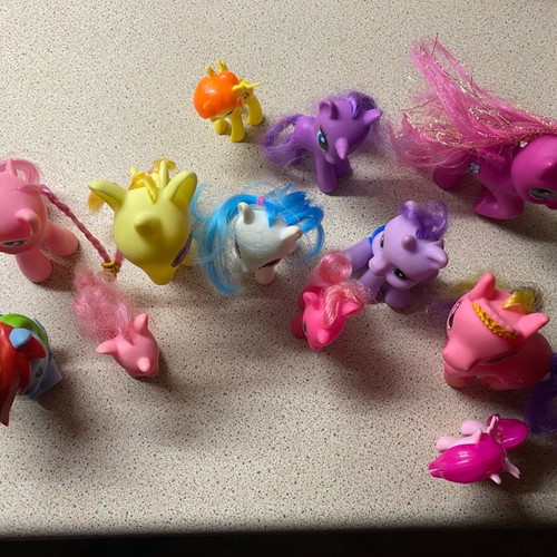 Pony figures all together