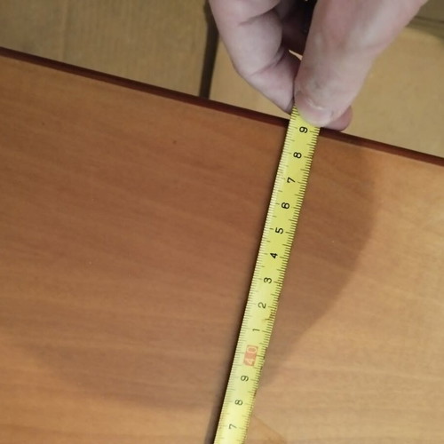 Ξύλινο τραπέζι μεταχειρισμένο, στιβαρό με λαστιχένια ποδαράκια, 40x99x49 εκ