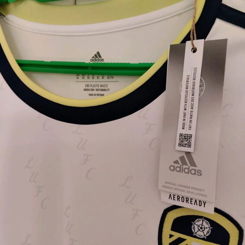 Leeds United F.C. 2022-23 home jersey new Adidas XL