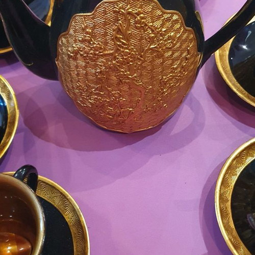 Vintage Chinese tea set with Papier Mache lacquer from 1960s like new