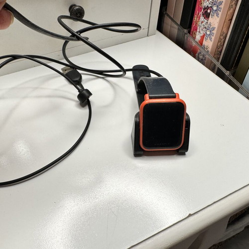 Smart watches used, functional, old, set of two