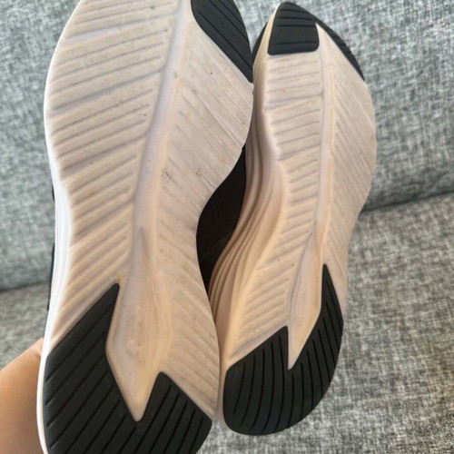 Skechers Vapor Foam women's athletic shoes like new, size 40