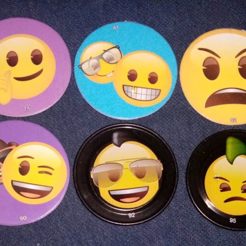 Τάπες Emoji Chipicao μεταχειρισμένες, σετ 50 τεμαχίων με 3 μεταλλικές
