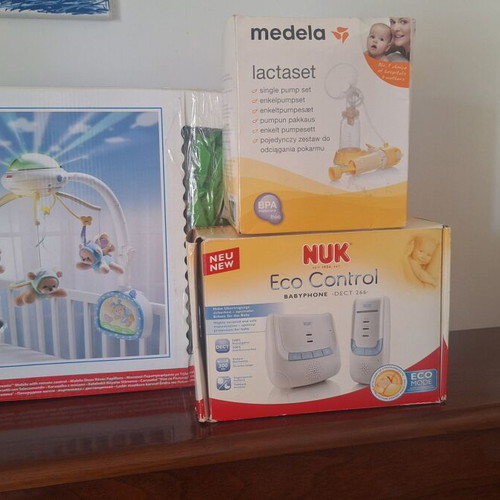 Complete baby set Fisher-Price mobile, NUK babyphone, Medela pump like new