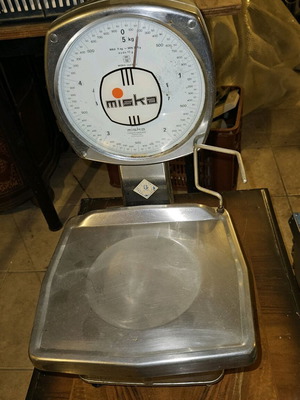 Miska scale used, size 25x30x44 cm, 200 g to 5 kg