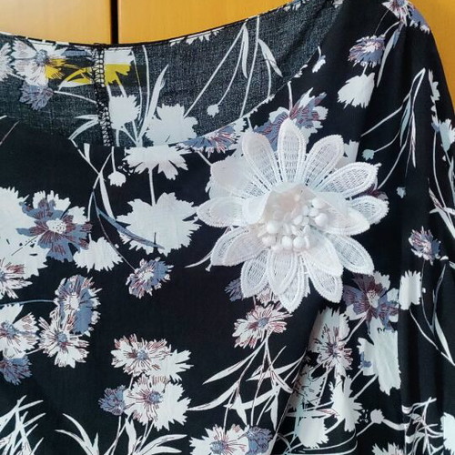 Floral dress new, size medium, black, 100% rayon