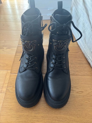 Pinko leather biker boots like new, worn minimally