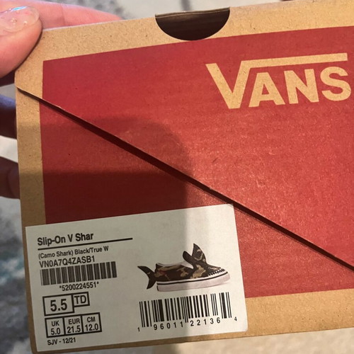 Vans baby shark shoes size 21.5 like new