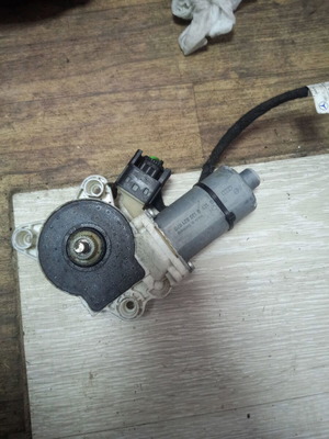 Electric window motor front left for Mercedes E-class W211 used, A2118202942