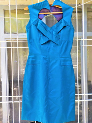 Blue electric handmade dress used, sleeveless, satin fabric
