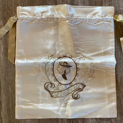 Toiletry bag and dust bag new, ecru viscose romantic style