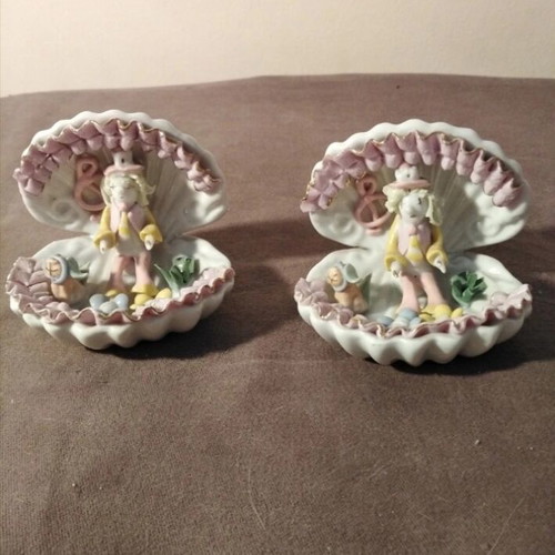 Italian porcelain figurines set of 2 like new