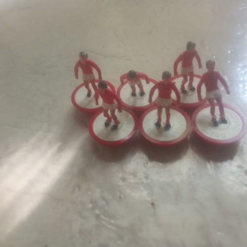 Παίκτες Subbuteo μεταχειρισμένοι, δύο λυγισμένοι