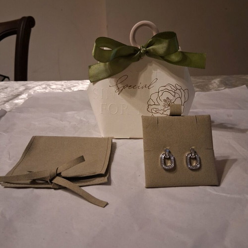 Earrings platinum plated steel and zirconia new, square shape