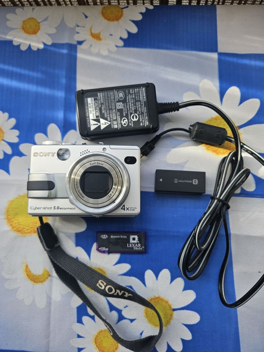 Sony Cyber-shot DSC-V1 Digital Camera… - € 65,00 - Vendora.cy