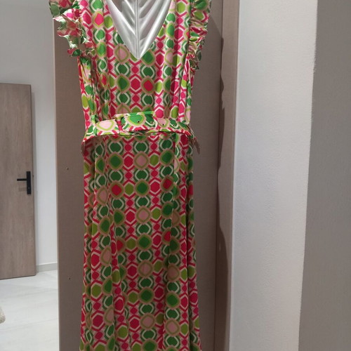 Derpouli dress with lachouria like new, size M, pink and green