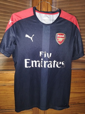 Arsenal jersey medium size, almost like new