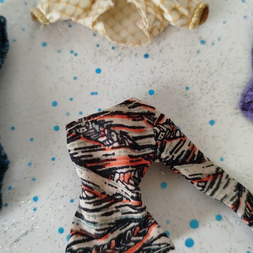 Monster High & Ever After High assorted clothes and accessories lot