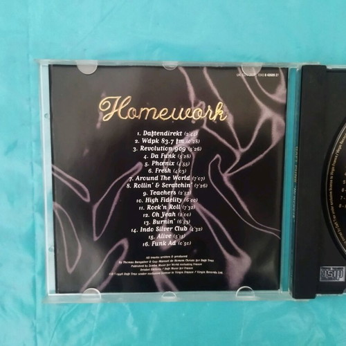 Blue Pearl Naked in the Rain '98 and Daft Punk Homework CD like new, electronic