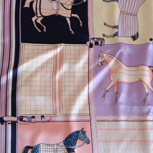 Women's scarf like new, pink multicolor 90×90