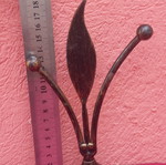 Metal finial