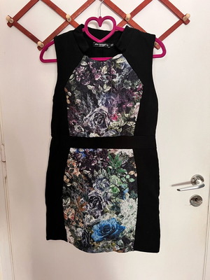 Artigli dress used, black with floral details, size 46