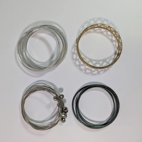 Set of 4 bracelets used