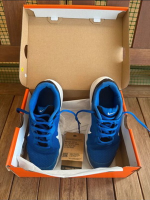 Nike Revolution blue sneakers size 35.5, excellent condition