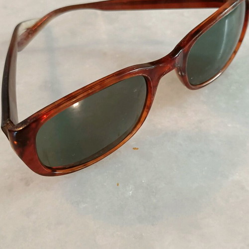 Sunglasses used 90s brown with case Y2K