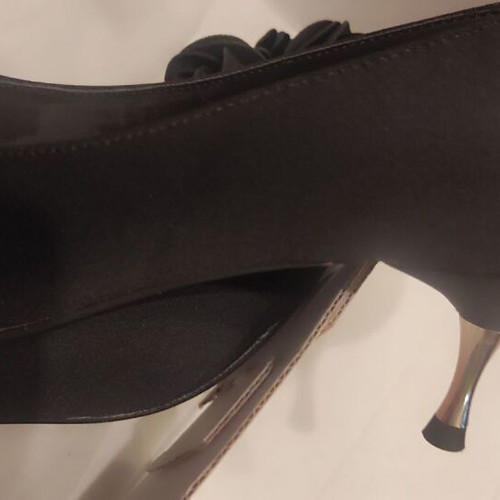 Zara kitten heels black new size 39 with flower detail