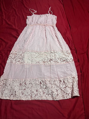Pink dress used, medium to large, lace details