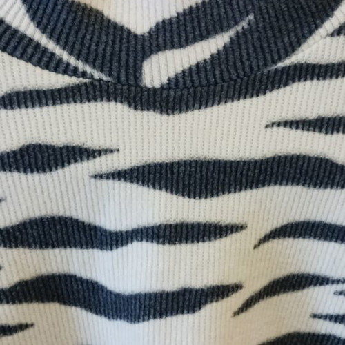 Soft long-sleeve shirt like new, size M