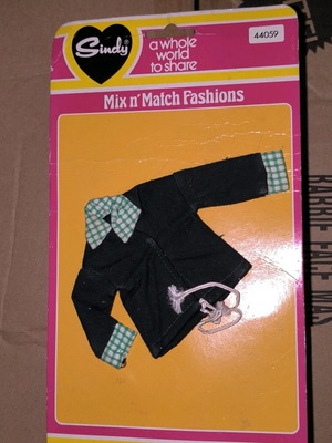 Sindy Pedigree clothing like new