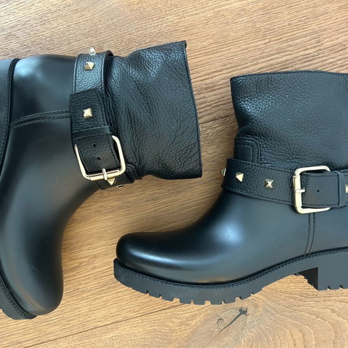 Feng Shoe ankle boots like new, size 38, black leather and rubber