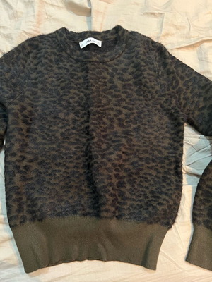 Zara knit γυναικεία μπλούζα small σαν καινούργια, λαδί με μαύρο print