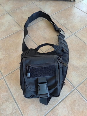 Condor EDC shoulder bag like new, black tactical carry