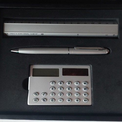 Office set with case, like new, pen, aluminum ruler, digital calculator