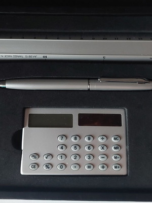 Office set with case, like new, pen, aluminum ruler, digital calculator