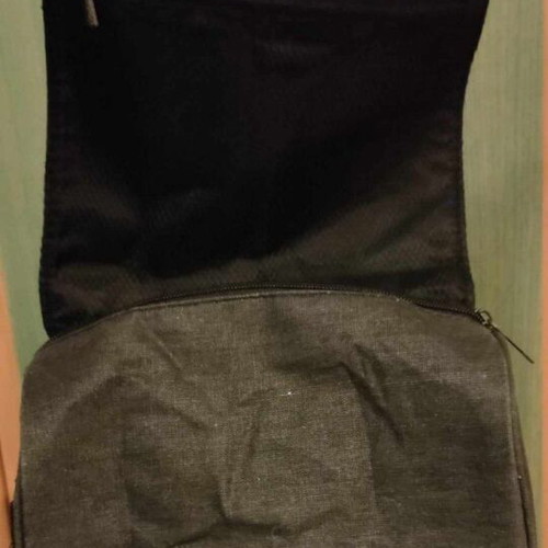 Large Str8 toiletry bag like new, black and gray