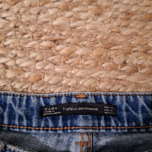 Zara women's mom fit blue jeans like new, high waist size M